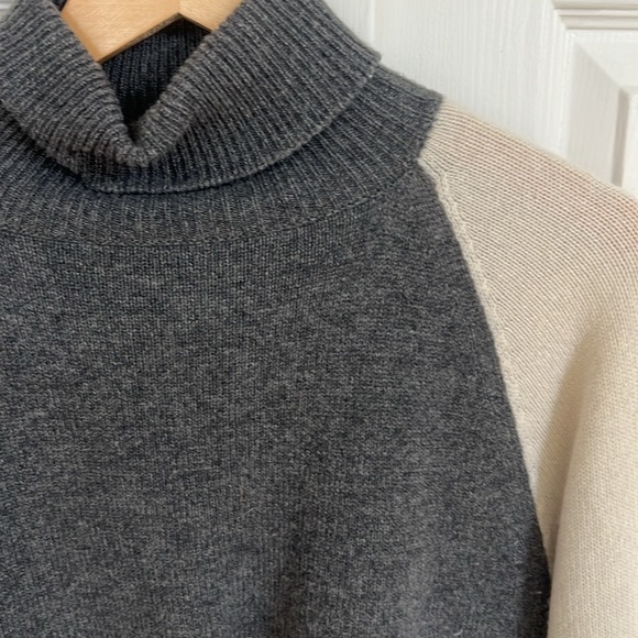 Super cute, cozy & soft sweater! Very flattering fit! - Picture 2 of 7